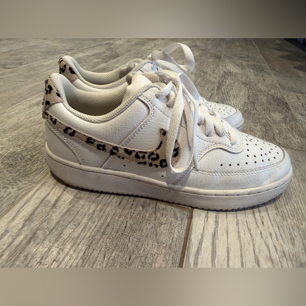 Nike Court Vision Low Sneaker. Women Size 8